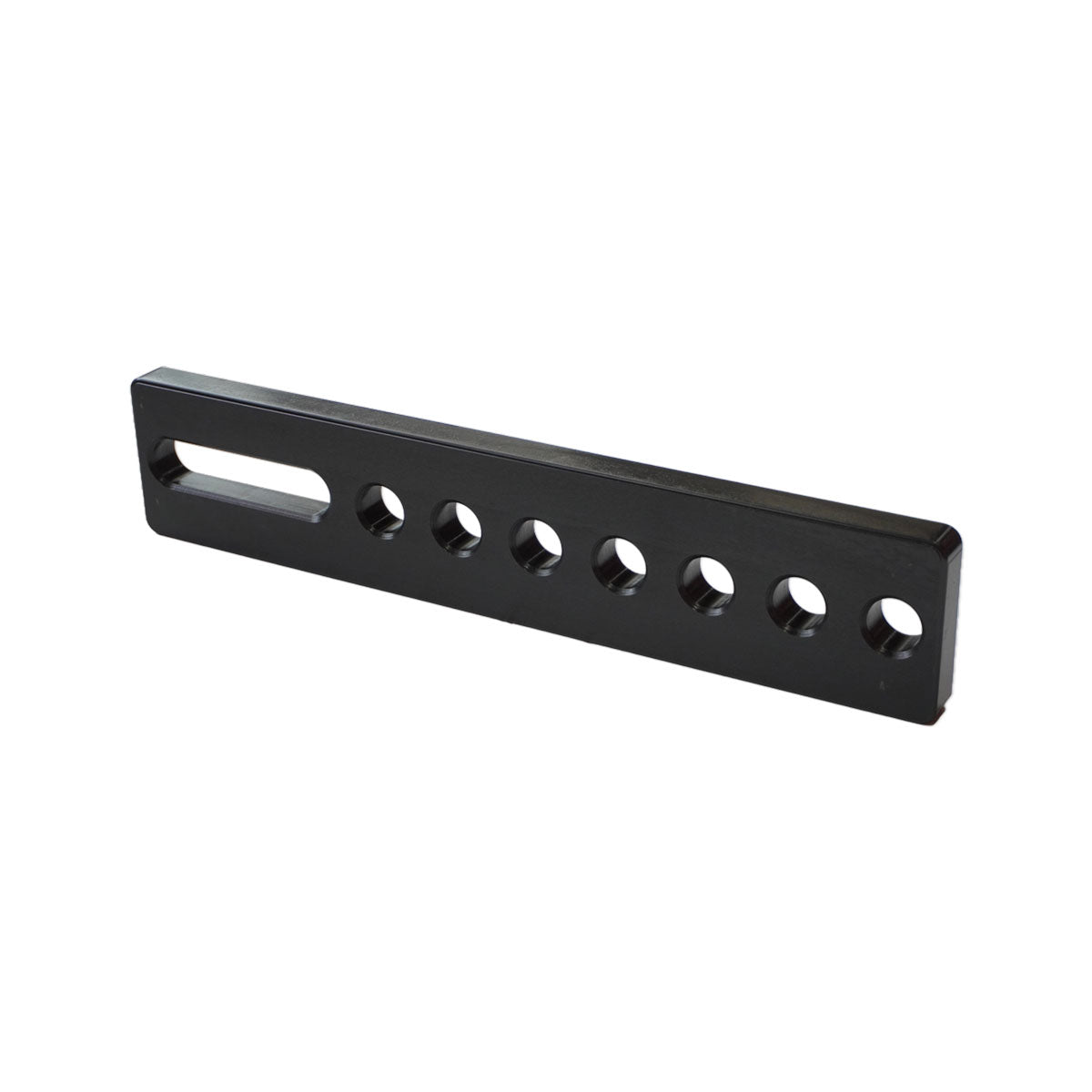 Universal-Anschlag D28 | 500x100x25mm – 1x Langloch + 7x Rundloch
