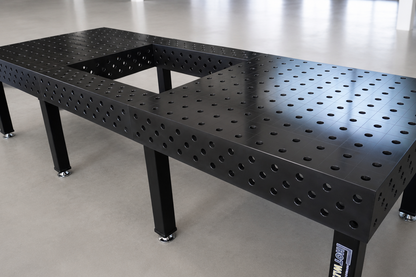 Schweißtisch 1200×1200 System 28 – PROFI 3D | Platte 25 mm plasmanitriert inkl. 40-tlg. PROFI Spannset