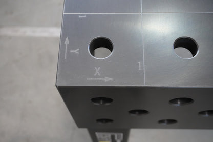 Schweißtisch 1500×1000 System 28 – PROFI 3D | Platte 25 mm plasmanitriert inkl. 40-tlg. PROFI Spannset