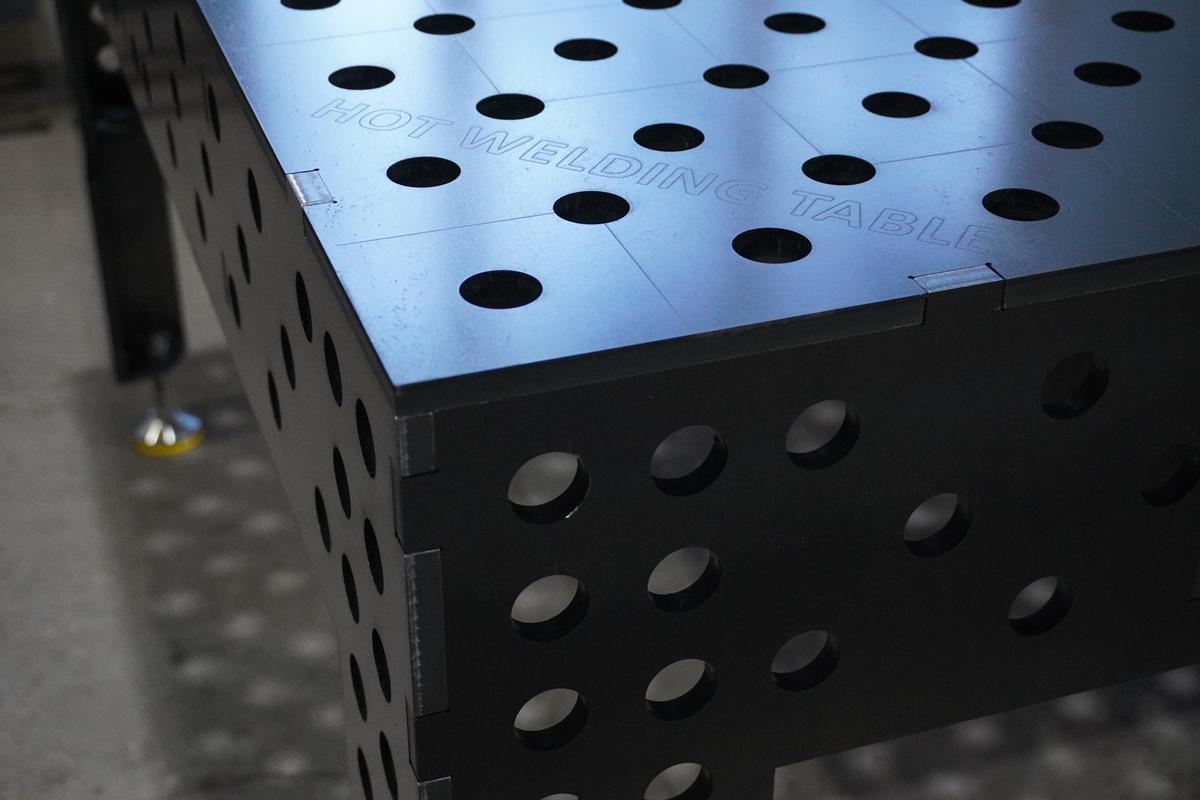 3D Schweißtisch PREMIUM D28 | 1500×1000×200×12 mm&nbsp;

Robuste Profi-Arbeitsfläche für maximale Präzision im D28-Lochsystem.