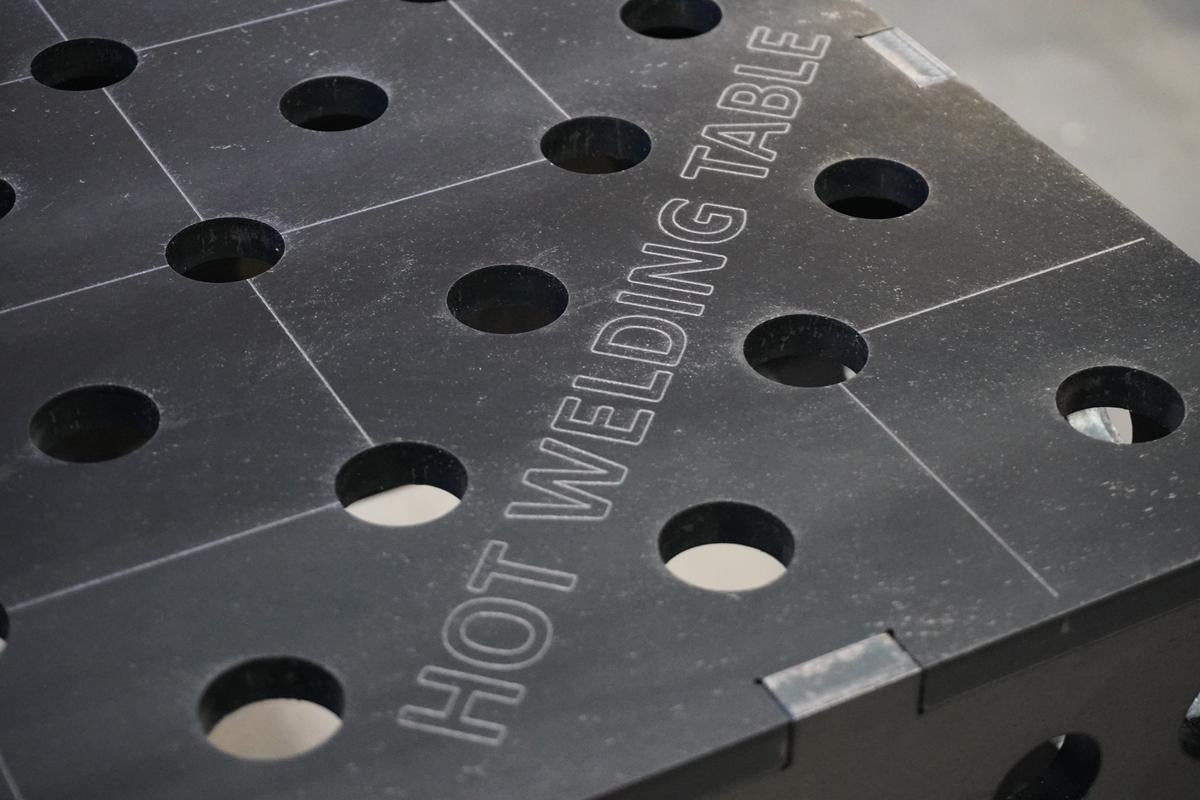 3D Schweißtisch PREMIUM D28 | 1500×1000×200×12 mm&nbsp;

Robuste Profi-Arbeitsfläche für maximale Präzision im D28-Lochsystem.