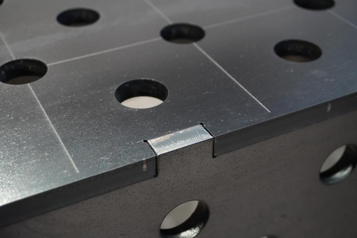 3D Schweißtisch PREMIUM D28 | 1500×1000×200×12 mm&nbsp;

Robuste Profi-Arbeitsfläche für maximale Präzision im D28-Lochsystem.