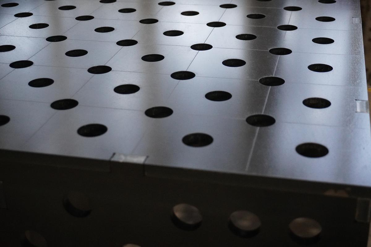 3D Schweißtisch PREMIUM D28 | 1500×1000×200×12 mm&nbsp;

Robuste Profi-Arbeitsfläche für maximale Präzision im D28-Lochsystem.