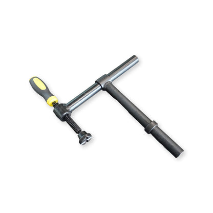 Rohrschraubzwinge Standard D28 mit Kunststoffgriff – Für präzises Fixieren auf Ihrem Schweißtisch