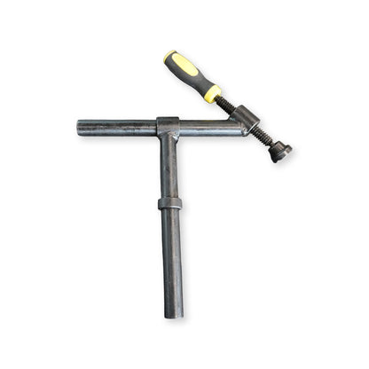 Rohrschraubzwinge 45° D28 mit Kunststoffgriff – Präzise Fixierung für Ihren Schweißtisch