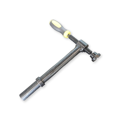 Rohrschraubzwinge 90° D28 mit Kunststoffgriff – Präzise Fixierung für Ihren Schweißtisch