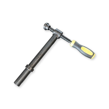 Rohrschraubzwinge 90° D28 mit Kunststoffgriff – Präzise Fixierung für Ihren Schweißtisch